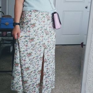 🆕🌿FLORAL MAXI SKIRT🌿
